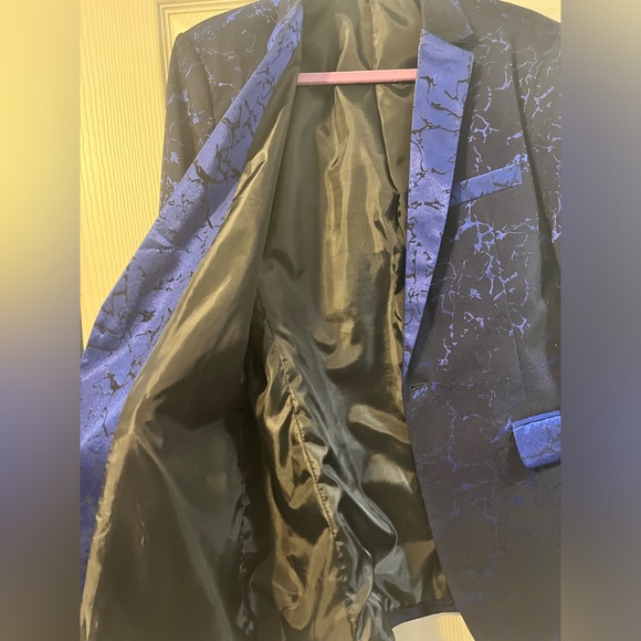 Young Men’s Suit Jacket - Picture 3 of 10